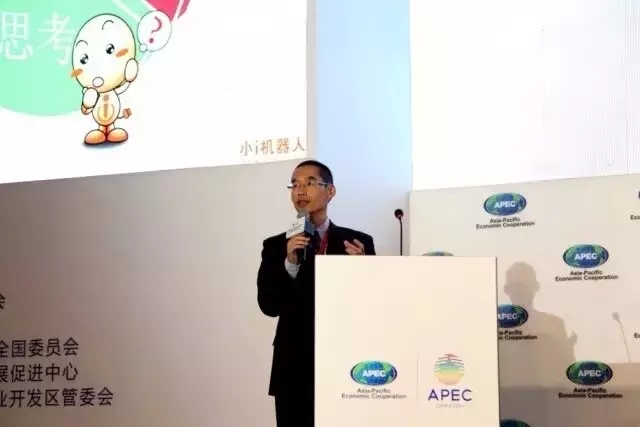 這個(gè)來(lái)自中國(guó)的機(jī)器人，讓所有歪果仁都刮目相看！