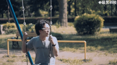 島國黑科技！拋個(gè)媚眼就能拍照？這個(gè)抓拍神器我給滿分！