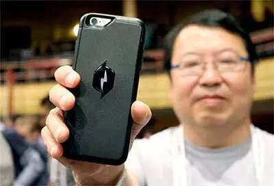 手機電量也能共享？這個黑科技真是好基友必備！