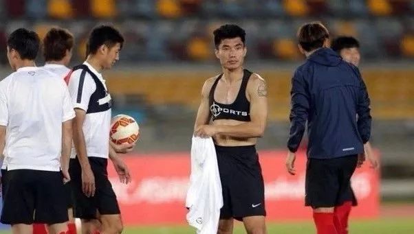 首屆穿「內(nèi)衣」的男足世界杯！