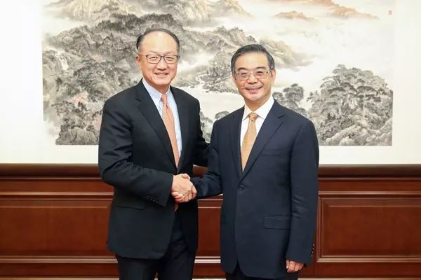 中華人民共和國(guó)首席大法官、最高人民法院院長(zhǎng)周強(qiáng)：加強(qiáng)知識(shí)產(chǎn)權(quán)、金融等領(lǐng)域?qū)徟袑?zhuān)業(yè)化建設(shè)！