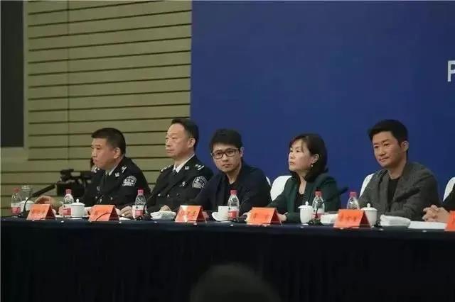 吳京、黃渤、沈騰、韓寒曾組成“受害者聯(lián)盟”，損失約8億元！春節(jié)檔盜版電影案一審宣判！