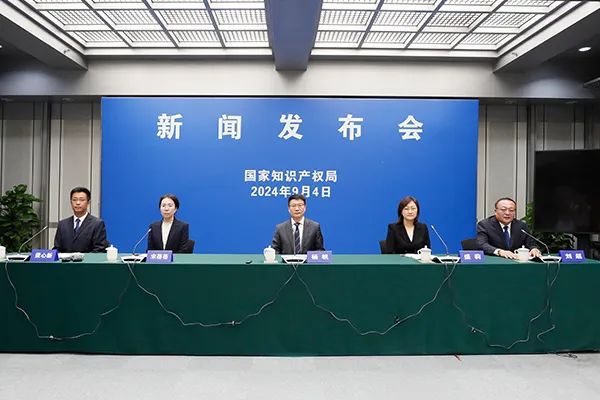 國(guó)知局：截至目前，全國(guó)范圍共建設(shè)國(guó)家級(jí)公共服務(wù)網(wǎng)點(diǎn)423家，地市級(jí)綜合性知識(shí)產(chǎn)權(quán)公共服務(wù)機(jī)構(gòu)覆蓋率達(dá)到48.6%｜附圖文直播